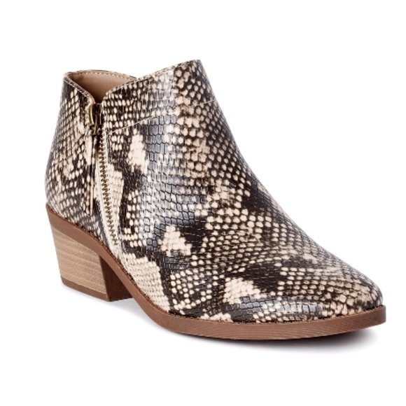 Womens Time and Tru Zipper Booties - Picture 3 of 13